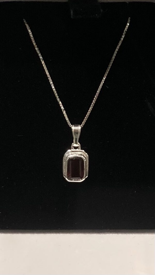 Sterling silver and garnet pendant